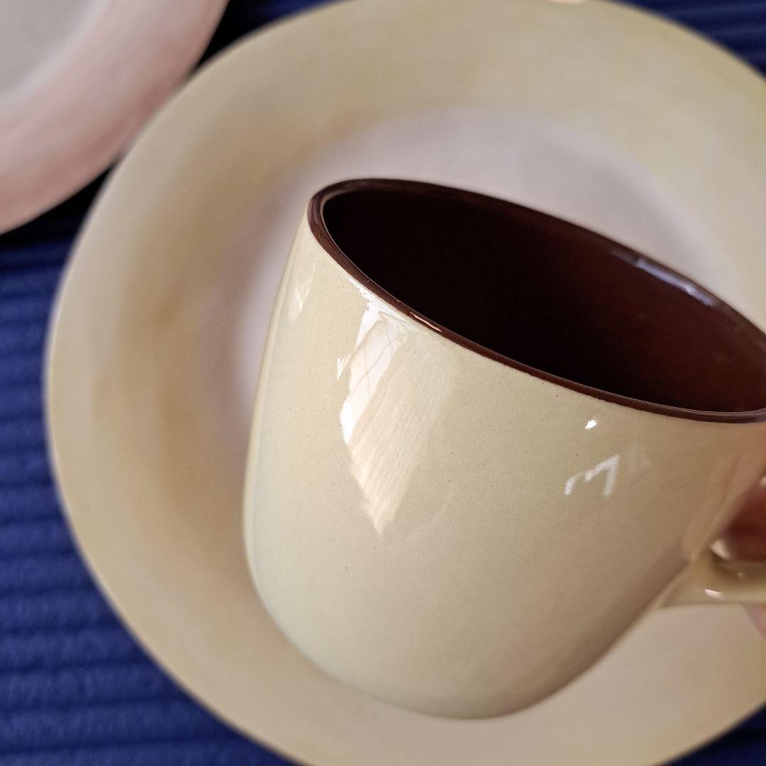 ブリケットダヴダ　プレート、カップ