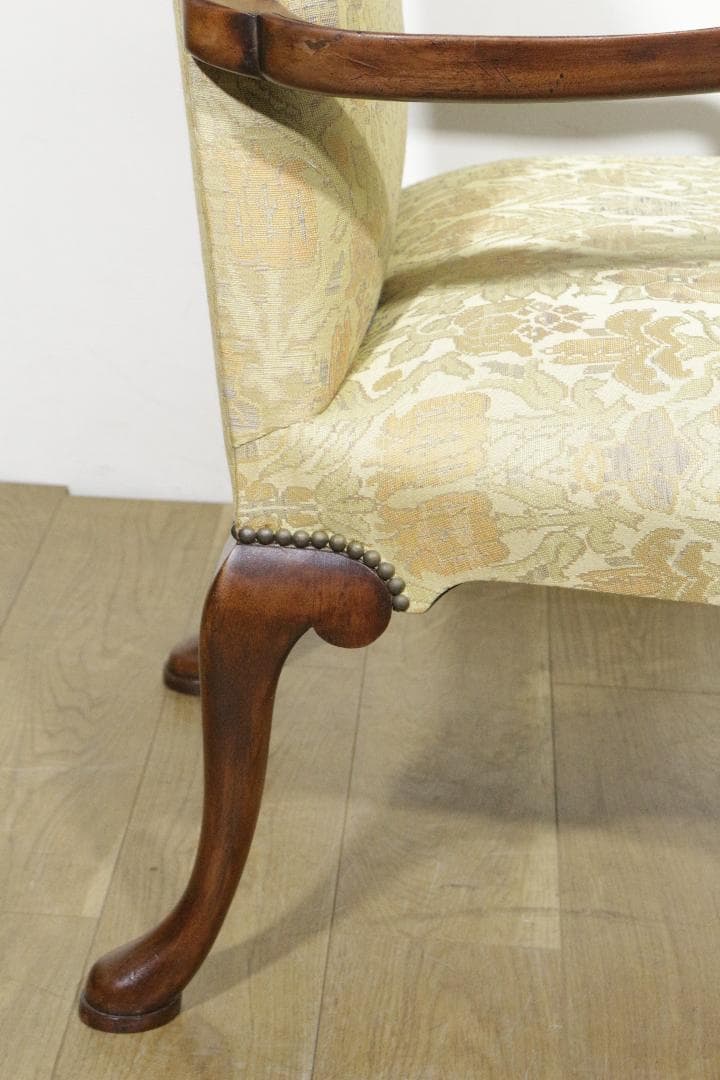 クラシック★アームチェア★ファブリック★ネコ脚★木製家具★